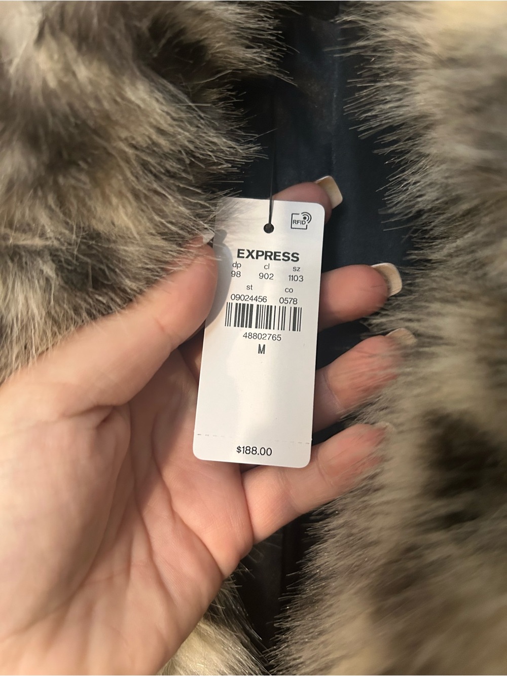 Express Snow Leopard Faux Fur Coat NWT Size M - Picture 2 of 4